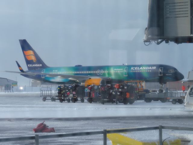 Boeing 757-200 — - Sitting in Keflavik waiting for our dept