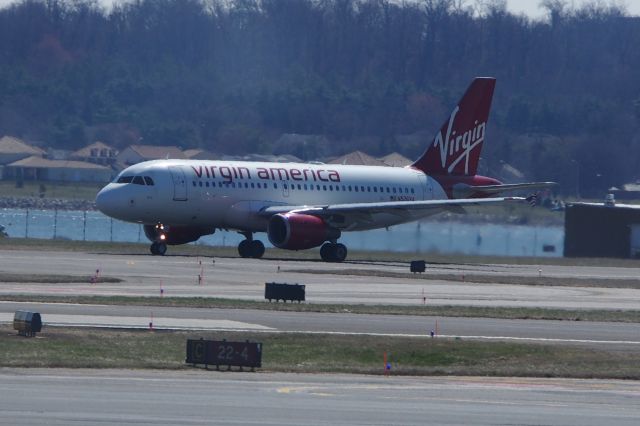 Airbus A320 (N526VA)