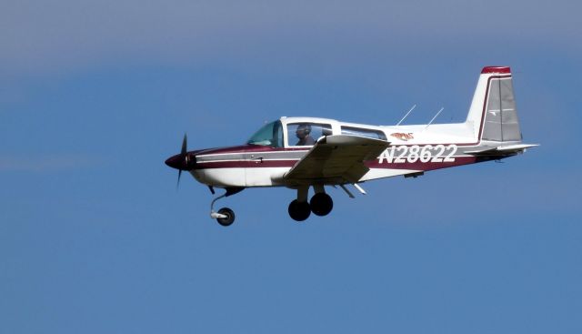 Grumman AA-5 Tiger (N28622) - On final is this 1978 Grumman American AA-5B Tiger in the Autumn of 2019.