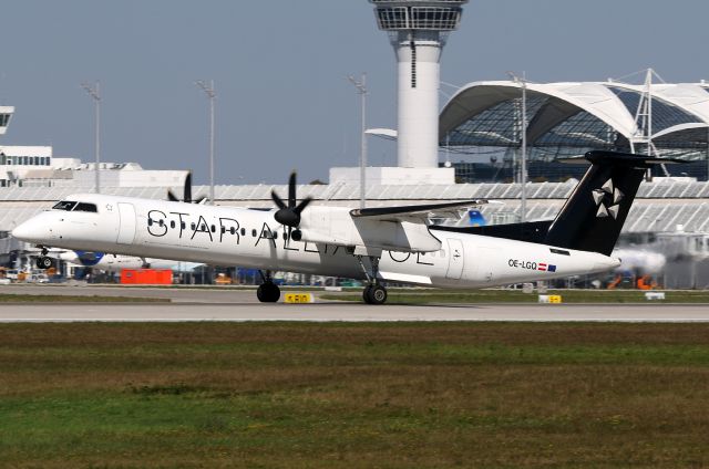 de Havilland Dash 8-400 (OE-LGQ)