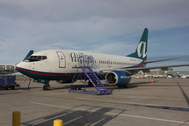 Boeing 737-700 (N261AT)