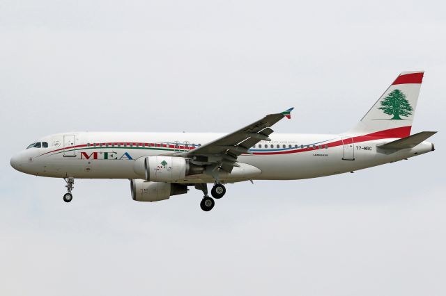 Airbus A320 (T7-MRC)