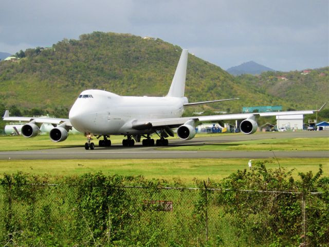 Boeing 747-400 (N908AR)