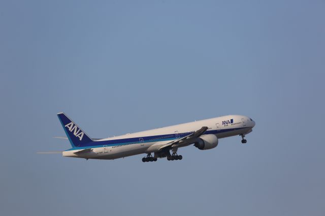 BOEING 777-300 (JA735A)