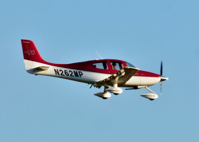 Cirrus SR-22 (N262MP)