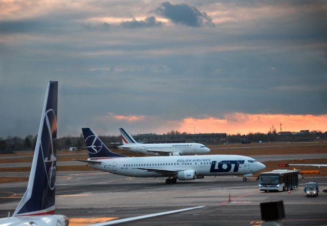 Airbus A319 (F-GRXJ) - Well this pic I took when I was waiting for my connecting flight from Warsaw.