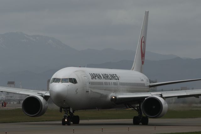 BOEING 767-300 (JA8397) - 05 May 2016: HKD-HND.