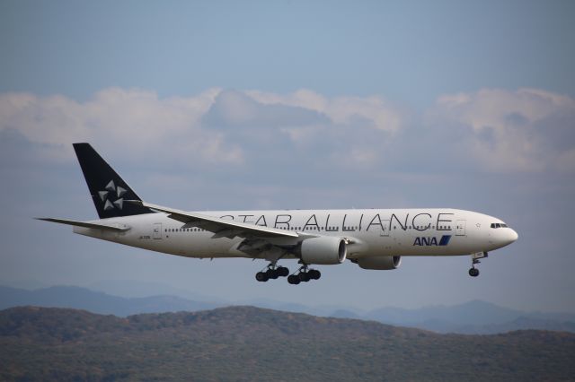 Boeing 777-200 (JA712A)