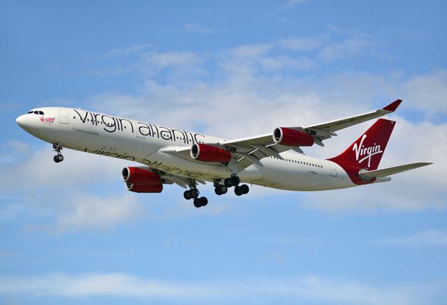 Airbus A340-300 (G-VELD)