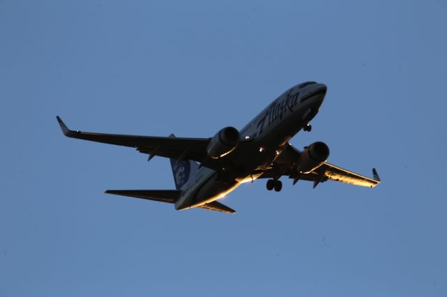 Boeing 737-700 (N612AS)