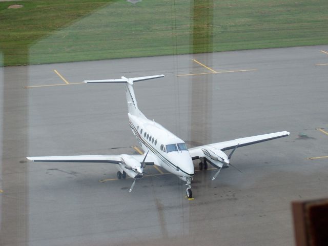 N802M — - King Air 300