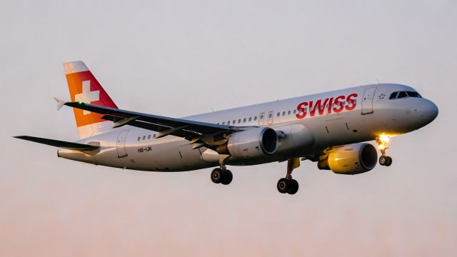 Airbus A320 (HB-IJK)