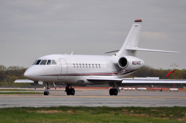 Dassault Falcon 2000 (N224QS) - 5/5/2011.