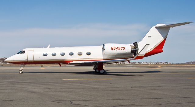 Gulfstream Aerospace Gulfstream IV (N545CS) - reversers open to slow down during taxi to Signature !  3rd photo ever uploaded of N545CS on FlightAware.Com