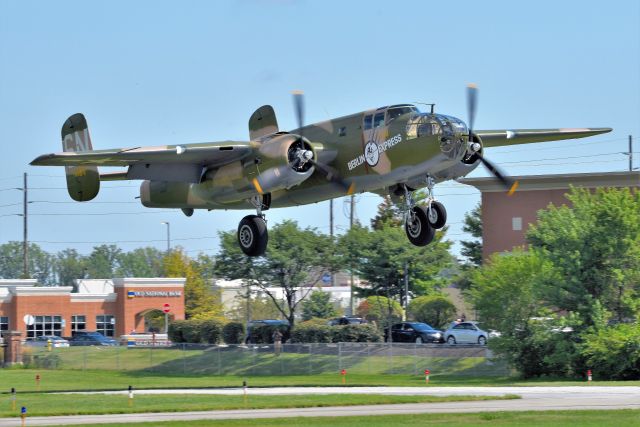 North American TB-25 Mitchell (N10V) - 08-27-22 landing runway 19