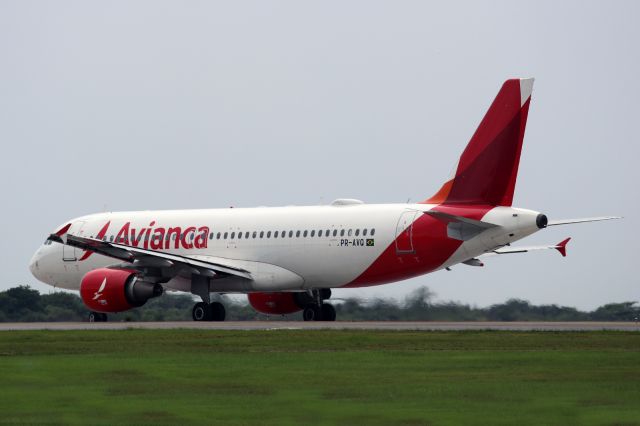 Airbus A320 (PR-AVQ)