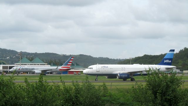 Airbus A320 (N524JB)