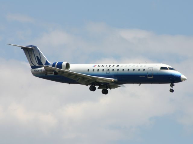 Canadair Regional Jet CRJ-200 (N826AS)