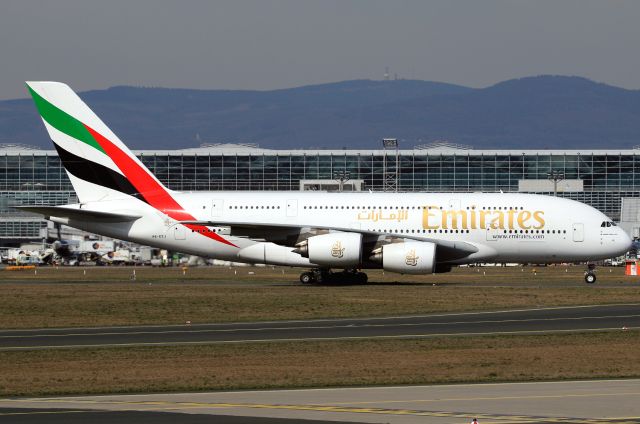Airbus A380-800 (A6-EEJ)