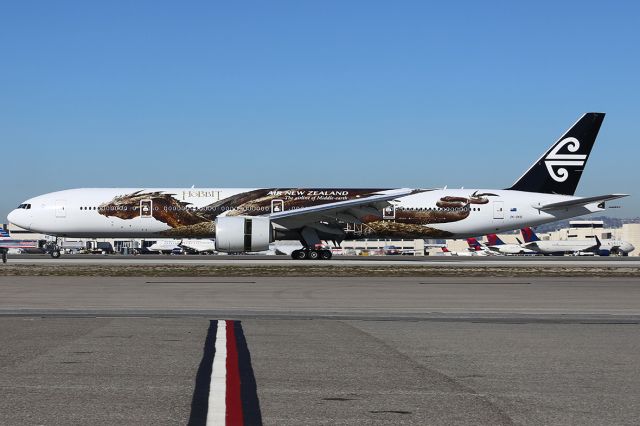 BOEING 777-300ER (ZK-OKO) - Taxiing after landing.