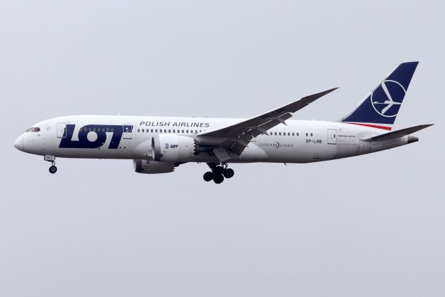 Boeing 787-8 (SP-LRB) - 'Pollot 33' arriving from Budapest Ferenc Liszt International Airport in Budapest, Hungary