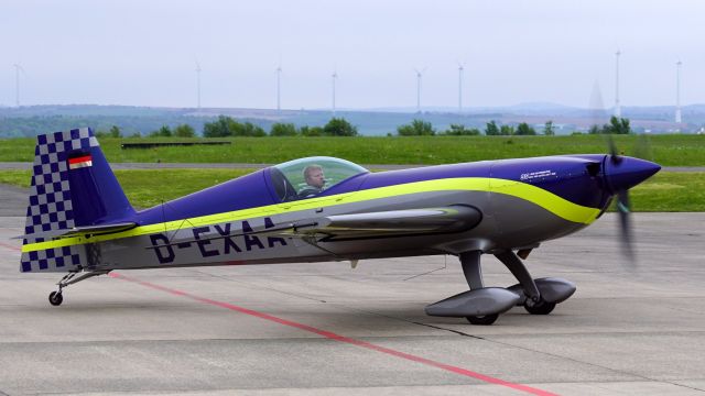 EXTRA EA-300 (D-EXAA) - Visitor