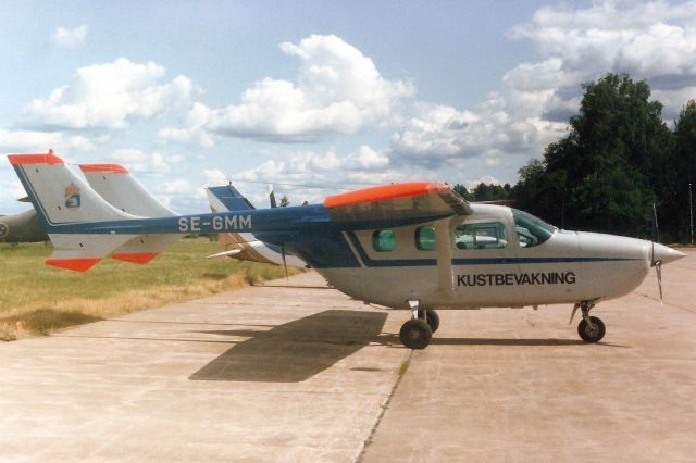 Cessna Super Skymaster (SE-GMM) - Seen here in Jun-92.br /br /Registration cancelled 23-Dec-09 as non-airworthy and put on display at the Aeroseum as EGSE.