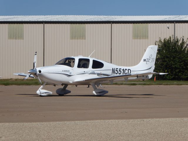 Cirrus SR-22 (N551CD)