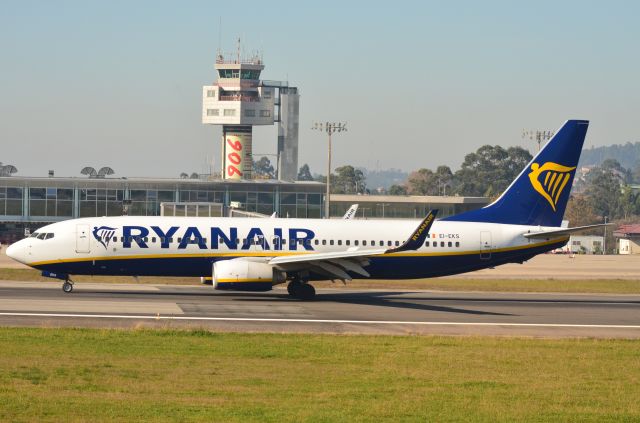 Boeing 737-800 (EI-EKS) - EI-EKS After Landing At LEVX From LEBL. 13-11-2021