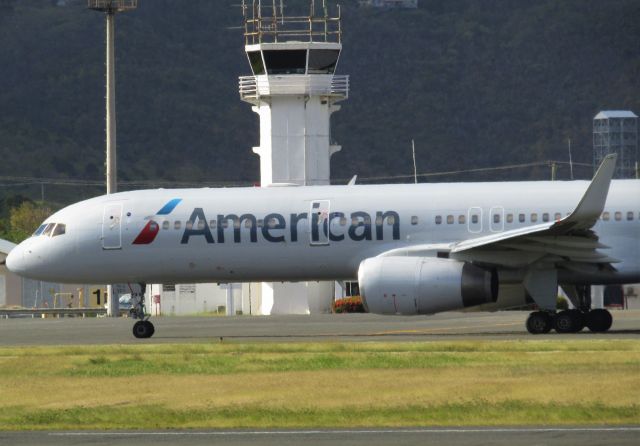 Boeing 757-200 (N190AA)