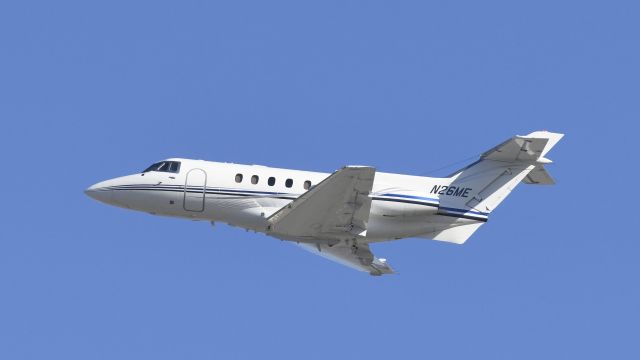 Hawker 800 (N26ME) - Departing LAX on 25L