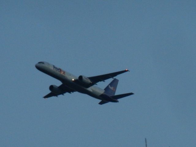 Boeing 757-200 (N341FD) - A Beautiful FedEx Express Boeing B757-200 Approaches Dulles Int In Late Evening Operating As FedEx 315