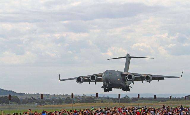 — — - Globe master Avalon air show 2015 Australia.