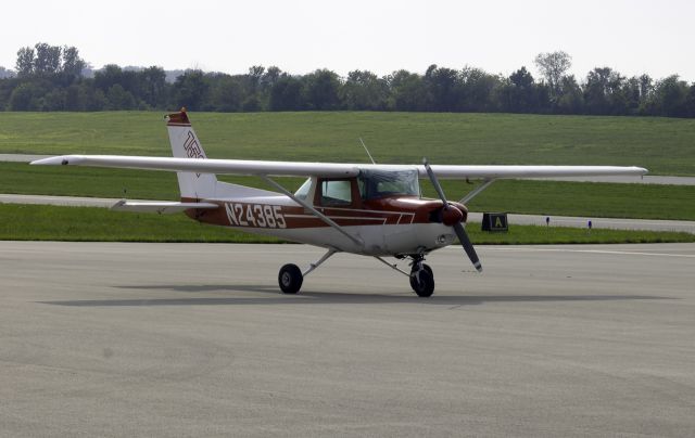 Cessna 152 (N24385)