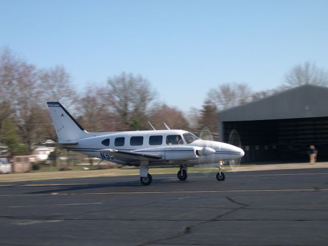 Piper Navajo (N59936) - Taking off Runway 26