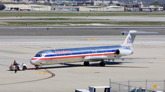 McDonnell Douglas MD-80 (N466AA)