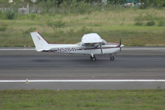 Cessna Skyhawk (N52841)