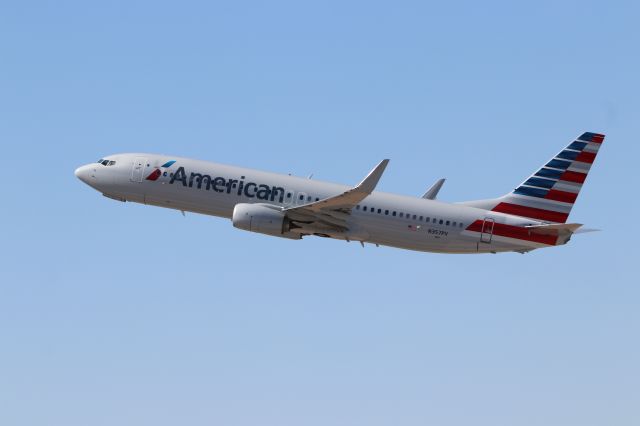 Boeing 737-800 (N357PV)