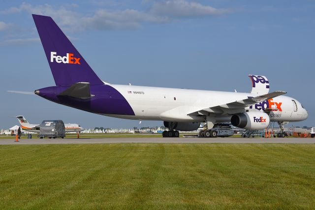 Boeing 757-200 (N946FD) - 07-21-23