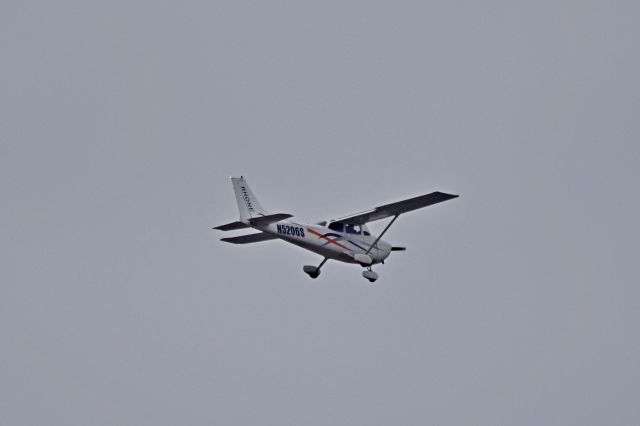 Cessna Skyhawk (N5206S)