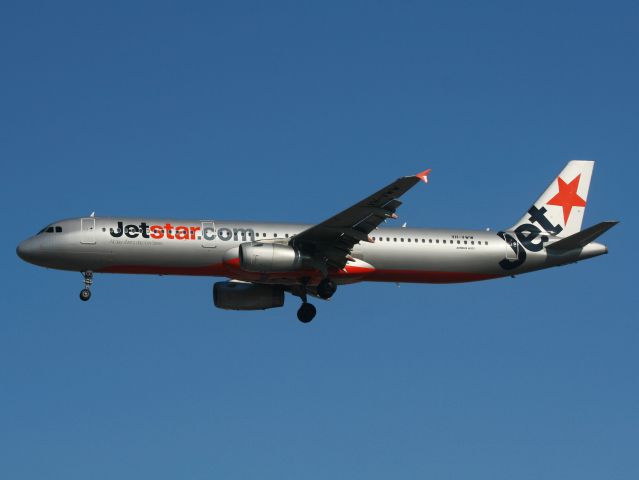 Airbus A321 (VH-VWW)