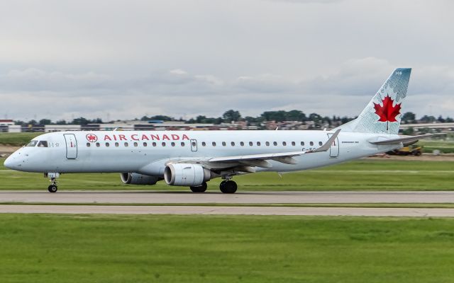 Embraer ERJ-190 (C-FGLY)