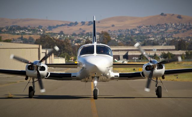 Cessna 421 (N421KK) - The Golden Eagle taxing in head-on!br /a rel=nofollow href=http://flightaware.com/live/flight/N421KK/history/20160702/2110Z/KTIW/KRHVhttps://flightaware.com/live/flight/N421KK/history/20160702/2110Z/KTIW/KRHV/a