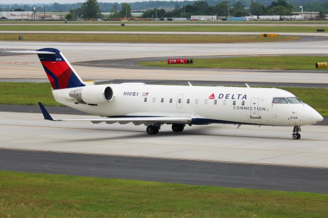 Canadair Regional Jet CRJ-200 (N981EV)