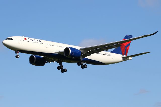 Airbus A330-900 (N414DZ)