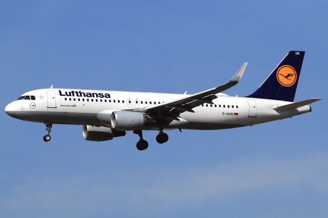 Airbus A320 (D-AIUN)