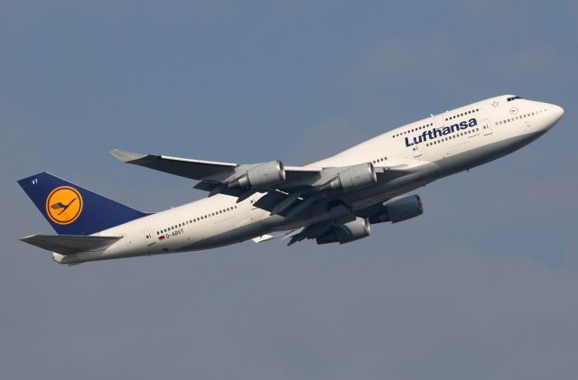 Boeing 747-400 (D-ABVT)