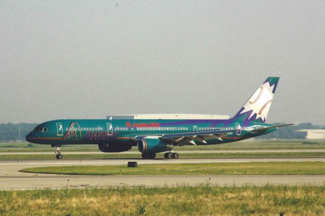 Boeing 757-200 (N904AW)