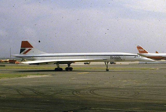 Aerospatiale Concorde (G-BOAF) - First Flight 20 April 1979.br /Last Flight 26 November 2003.br /Flying hours: 1257.br /Photo: December 1984