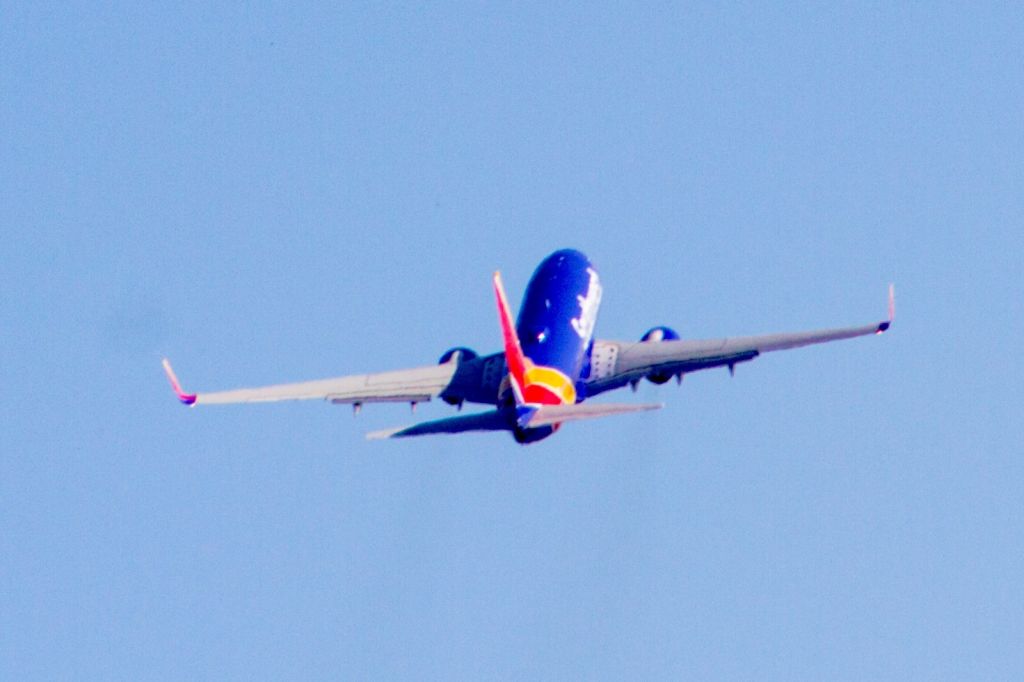 Boeing 737-700 —